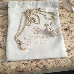 Kendra Scott necklace and earrings